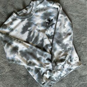 tie dye sweatshirt
